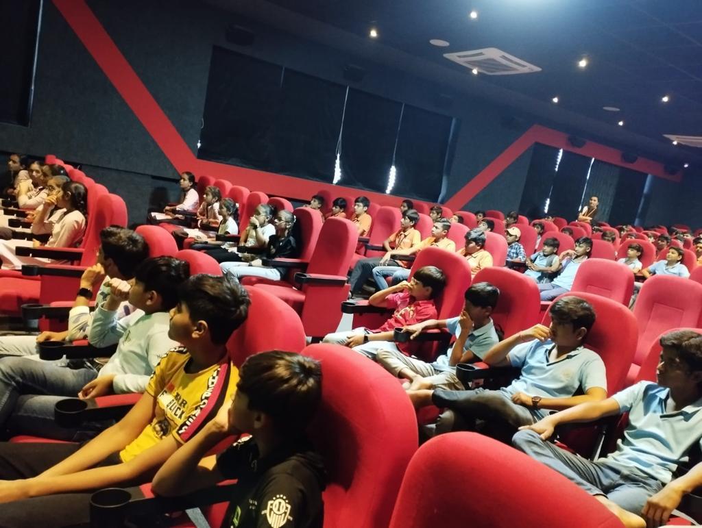 Nest K12 Educational સ્કૂલમાં બાળકો માટે ક્વીઝ કોમ્પિટિશનનું આયોજન...