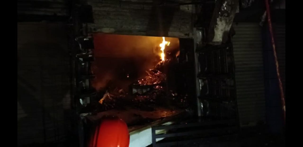 મોરબીમાં કરિયાણાની દુકાનમાં આગ લાગી..