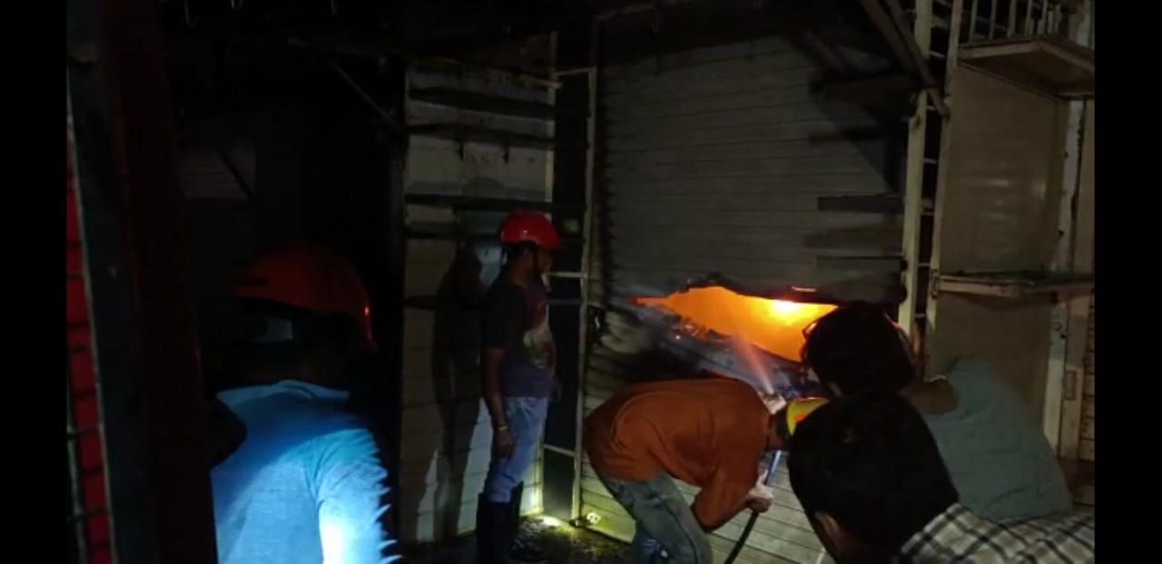 મોરબીમાં કરિયાણાની દુકાનમાં આગ લાગી..