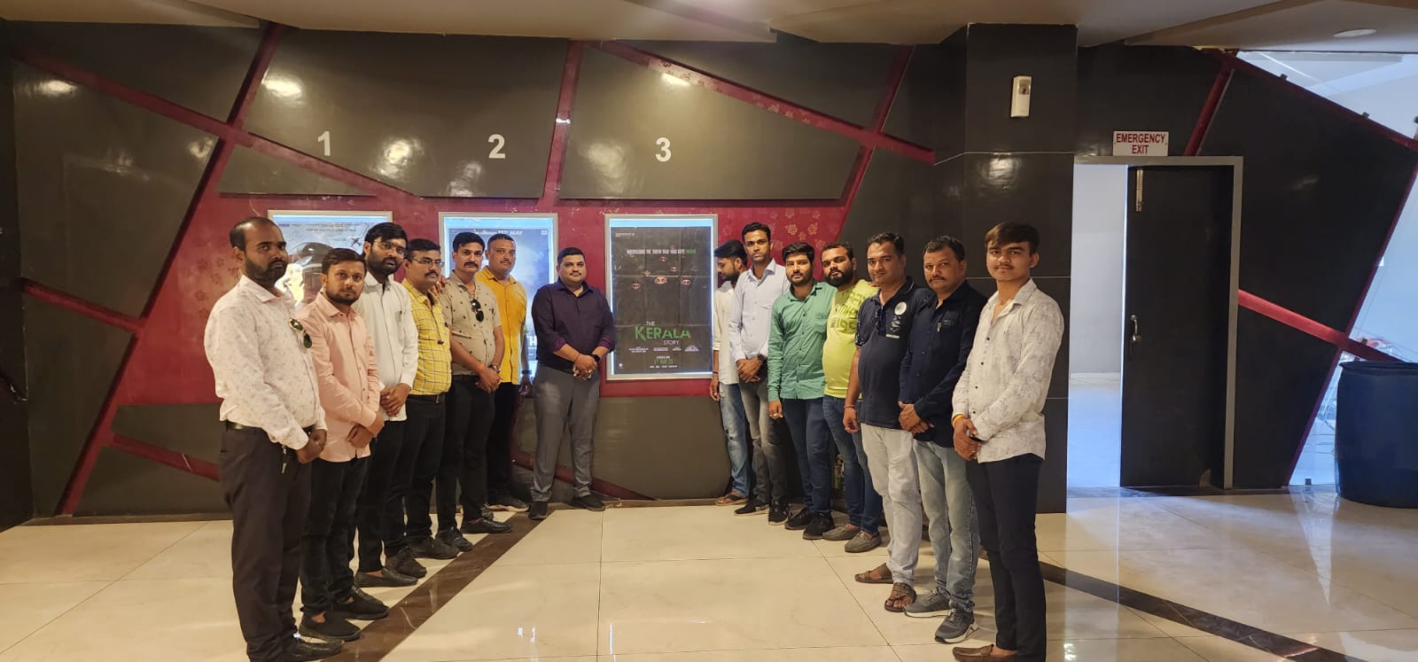 મોરબીમાં બ્રહ્મસમાજ ની મહિલાઓ માટે આયોજિત THE KERLA STLRY મૂવી શો બતાવવામાં આવ્યો : તમામ બહેનો દીકરીઓ માટે નાસ્તો અને આઈસ્ક્રીમની વ્યવસ્થા પણ કરાઈ