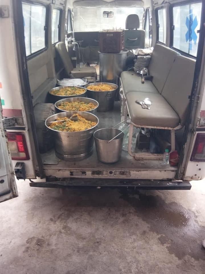 સંભવિત વાવાઝોડાં ના પગલે નવલખી ના જુમ્માવાડી વિસ્તાર ના સ્થળાંતરિતો માટે ભોજન પ્રસાદ વ્યવસ્થા યોજવામાં આવી.
