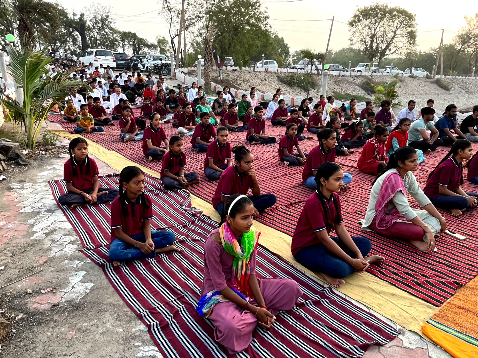 મોરબીના રંગપર ખાતે અમૃત સરોવરના કાંઠે ઉત્સાહભેર વિશ્વ યોગ દિવસની ઉજવણી 
