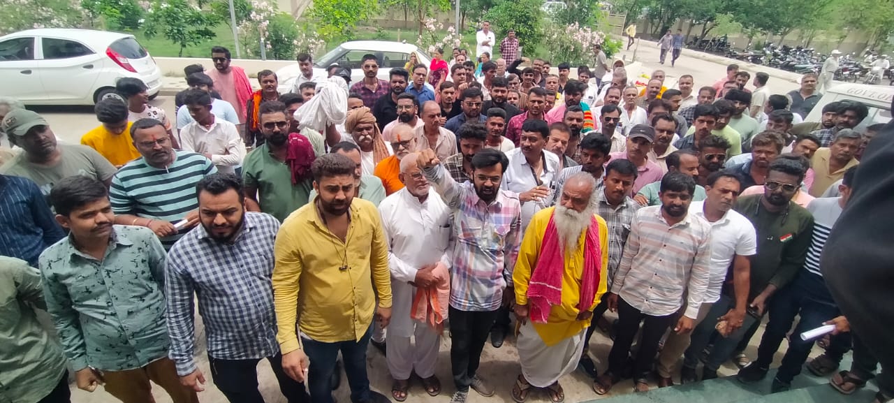 વાંકાનેરમાં સગીરાનું અપહરણ કરી અડપલાં કરનાર પરણિત શખ્સ સામે કડક કાર્યવાહીની માંગ