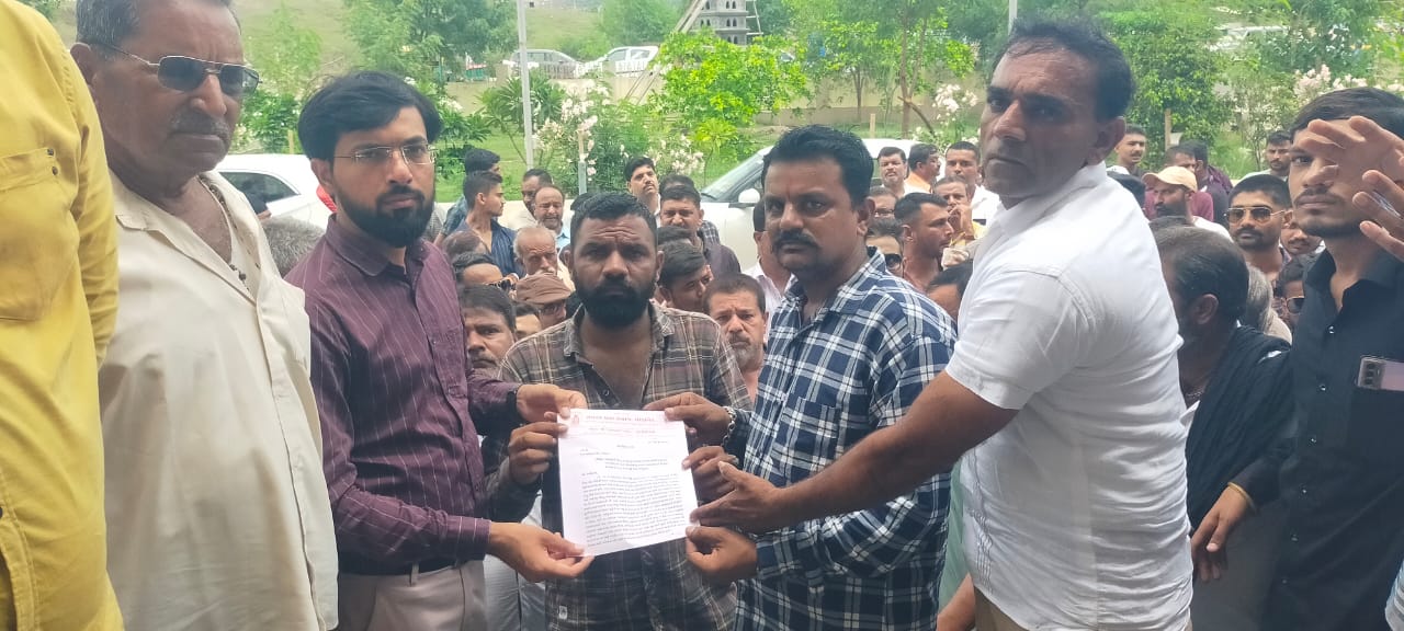 વાંકાનેરમાં સગીરાનું અપહરણ કરી અડપલાં કરનાર પરણિત શખ્સ સામે કડક કાર્યવાહીની માંગ