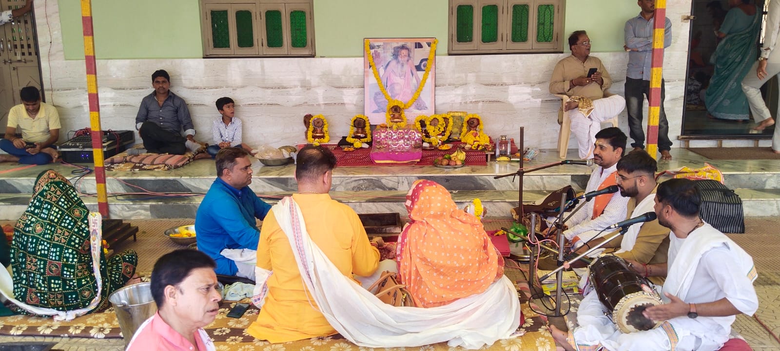 મોરબી જિલ્લાના તમામ ગૃરું આશ્રમોમાં ગુરુજીનું ભક્તિભાવથી પૂજન કરાયું