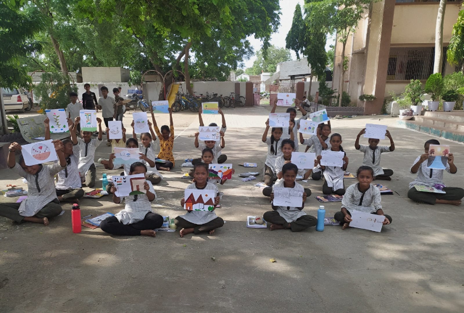 શ્રી હડમતિયા કન્યા તાલુકા શાળામાં કલા મહોત્સવ યોજાયો.. 