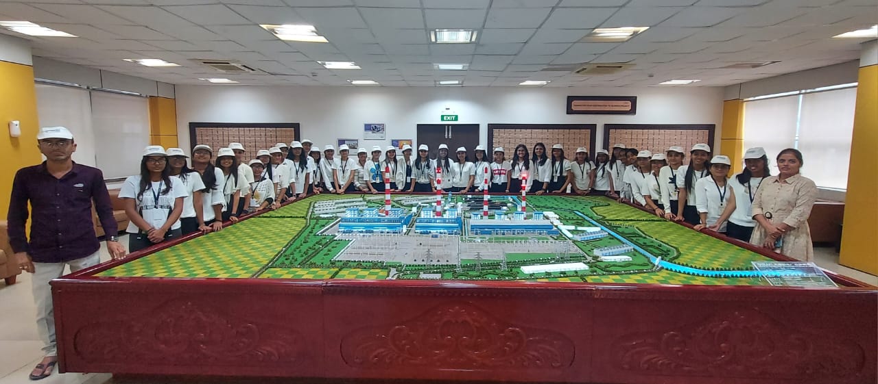 નવયુગ બીબીએ કોલેજ દ્વારા બીબીએના વિદ્યાર્થીઓને મેનેજમેન્ટ નુ પ્રેક્ટીકલ નોલેજ મળી રહે તે હેતુથી તે વિદ્યાર્થીઓને અદાણી વિલમાર, અદાણી પાવર તથા અદાણી પોર્ટ ઉપર લઈ જવામાં આવ્યા હતા.