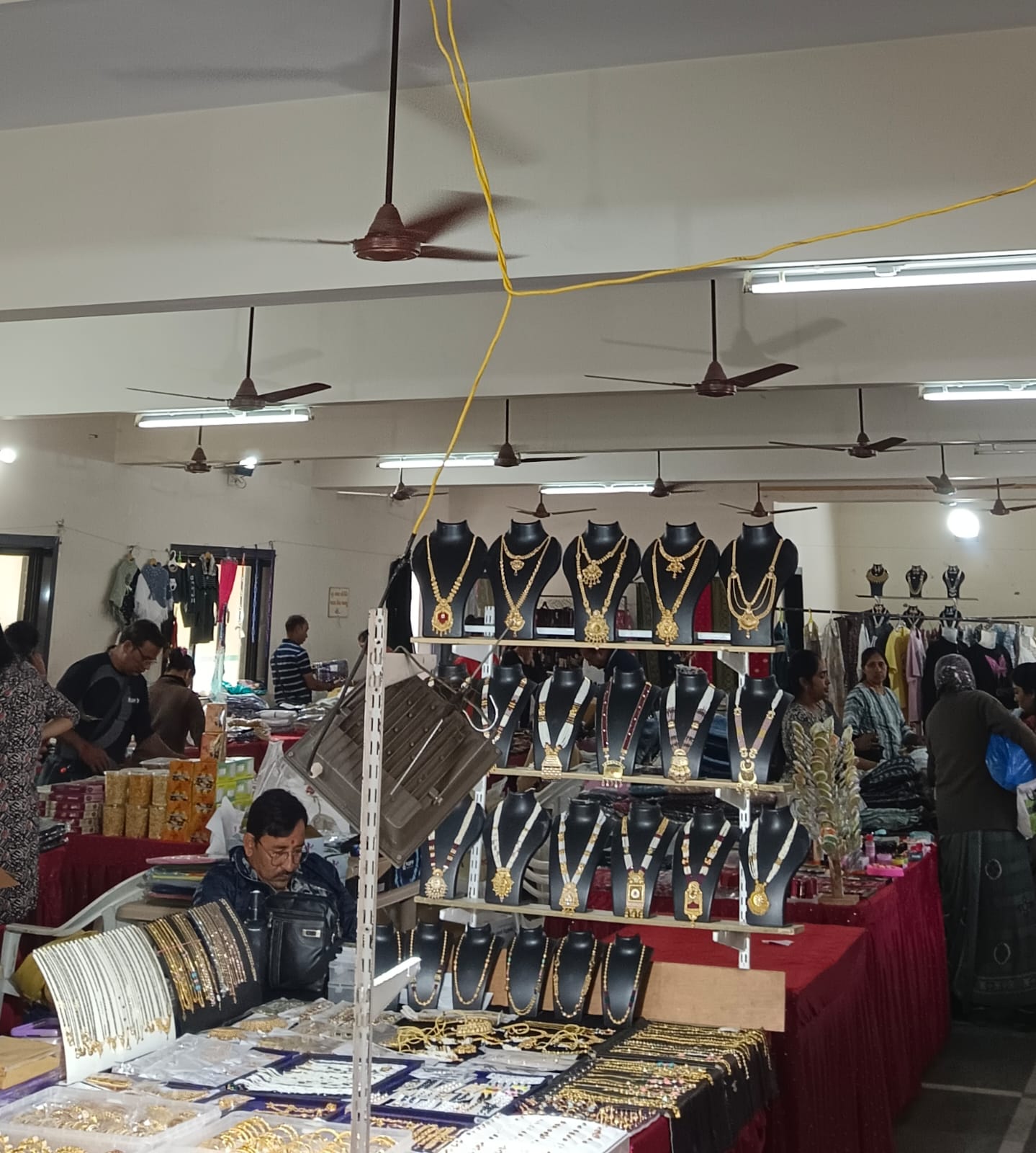 મોરબીમાં બહેનો માટે આજથી બે દિવસીય ઉમા એક્ઝિબિશનનો ધમાકેદાર પ્રારંભ

ઇમિટેશન, લેડીઝ વેર સહિતની મોટાભાગની અવનવી વેરાયટીઓ એક જ સ્થળે ઉપલબ્ધ