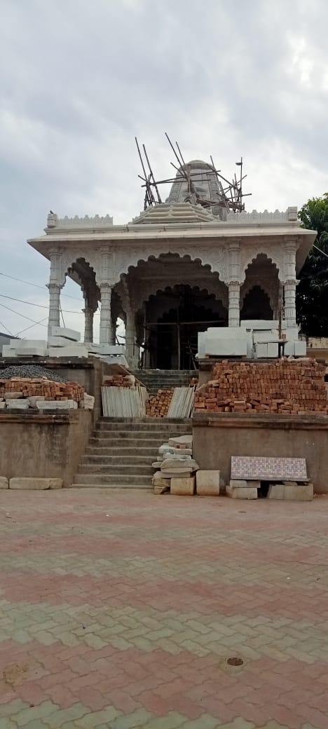 મોરબીના બાદનપરમાં પાણી અને આંગણવાડીનું દુઃખ છતાં ગામલોકોનું જીવનધોરણ મદમસ્ત