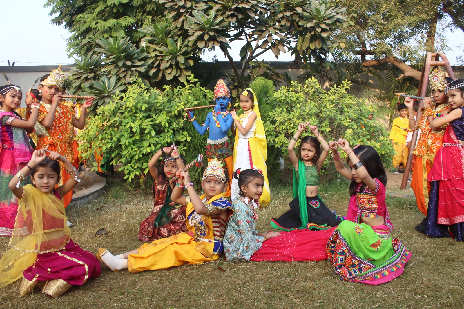 મોરબીના નવયુગ સંકુલ- કોલેજમાં તુલસી દિવસની ઉજવણી