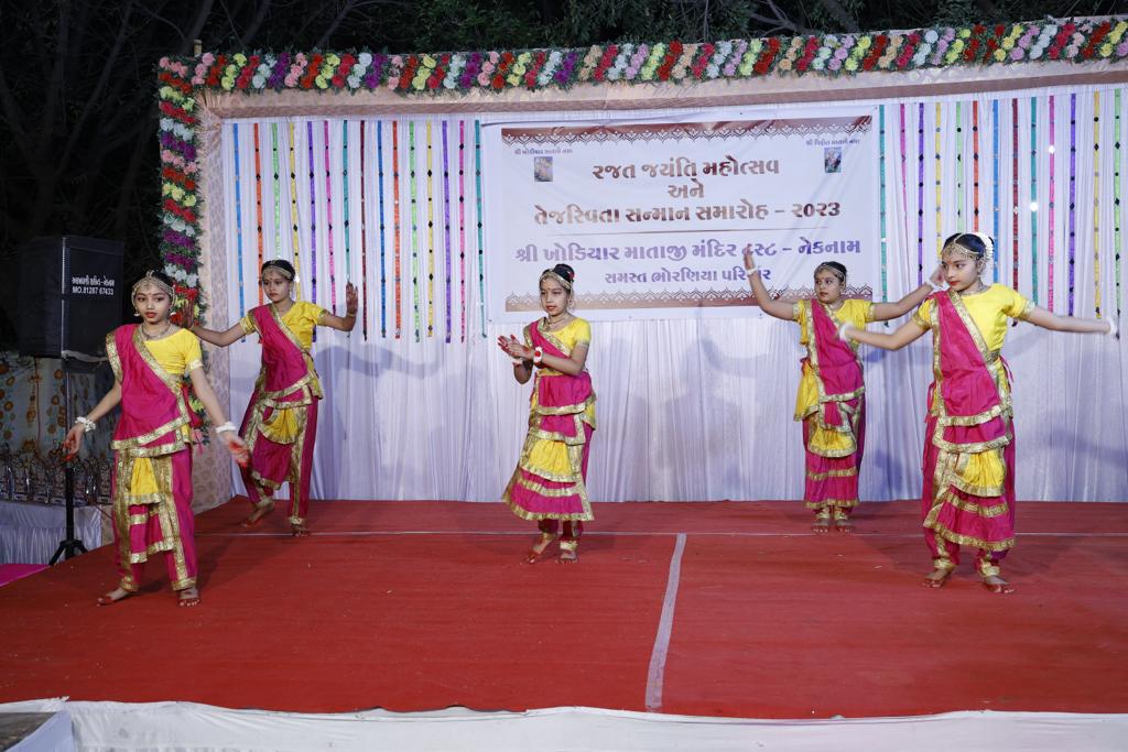 ખોડલધામ નેકનામમાં શ્રી ખોડિયાર માતા મંદિરનો રજત જયંતિ મહોત્સવ તા. ૨૪/૧૨/૨૦૨૩ના ભવ્યાતિભવ્ય રીતે ઉજવાયો. 