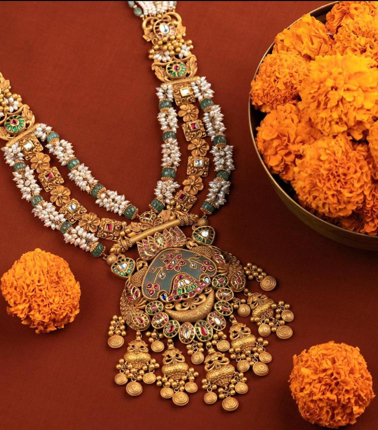 ત્રણ દિવસ બાદ જે.પી.જવેલર્સ દ્વારા મોરબીમાં ખૂબસૂરતી પર ચાર ચાંદ લગાડતા, સોના-હીરા જડિત જવેલરીનું ભવ્ય એક્ઝીબીશન શરૂ થવા જઈ રહ્યું છે..

કુટુંબમાં આવનાર લગ્ન પ્રસંગ હોય, તહેવાર હોય કે આભૂષણ પ્રત્યે તમારી લાલસા.... દરેક માટે 
શ્રેષ્ઠ સ્થાન, જે.પી જવેલર્