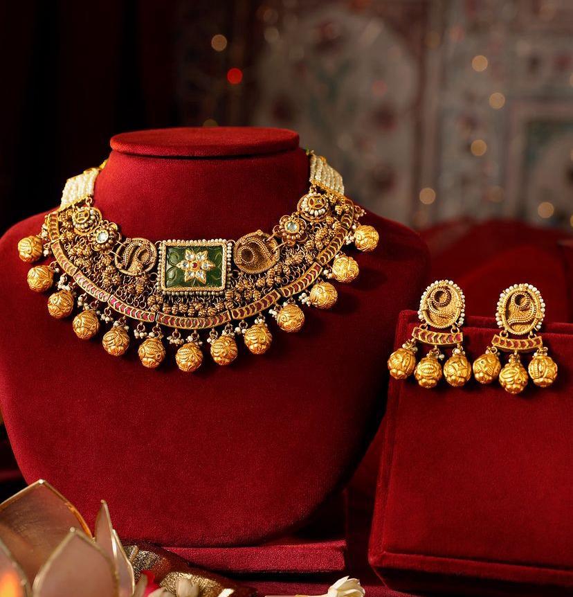 ત્રણ દિવસ બાદ જે.પી.જવેલર્સ દ્વારા મોરબીમાં ખૂબસૂરતી પર ચાર ચાંદ લગાડતા, સોના-હીરા જડિત જવેલરીનું ભવ્ય એક્ઝીબીશન શરૂ થવા જઈ રહ્યું છે..

કુટુંબમાં આવનાર લગ્ન પ્રસંગ હોય, તહેવાર હોય કે આભૂષણ પ્રત્યે તમારી લાલસા.... દરેક માટે 
શ્રેષ્ઠ સ્થાન, જે.પી જવેલર્