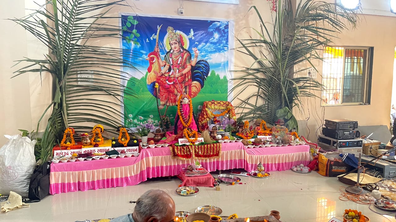 રાજપર ગામે અઘારા પરિવારનું સ્નેહમિલન યોજાયું.