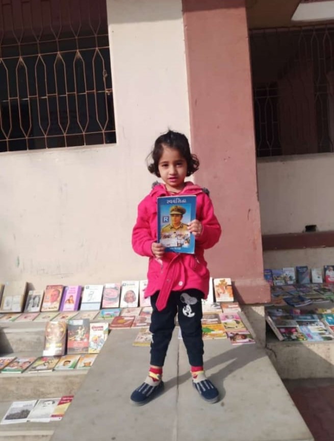 ટંકારામાં ગીતા મહોત્સવ અંતર્ગત ભવ્ય સ્પર્ધા યોજાઈ નાના બાળકોએ ભાગવત ગીતાના જટિલ શ્ર્લોકનું પઠન કરતા ભલભલા દંગ રહી ગયા