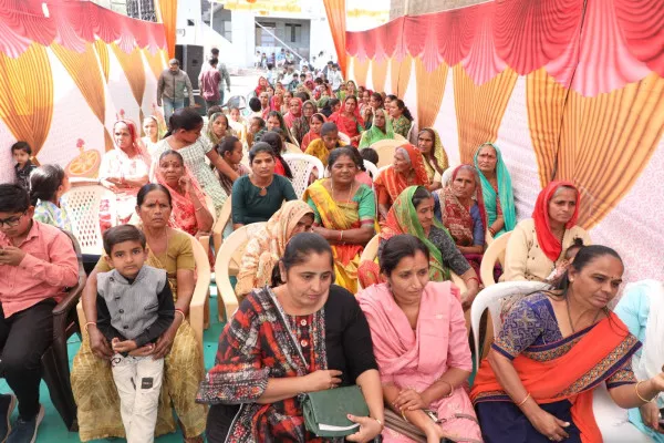 સારું મકાન અને સંતાનોને ભણાવી સ્વનિર્ભર બનાવાના મહિલાના યોગદાનને પીએમ મોદીએ બિરદાવ્યું