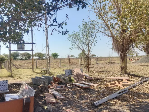 સૂકી ખેતીથી એક જ પાક લઈ શકતા મોટાભાગના લોકોએ પાણી પહેલા જ પાળ બાંધી લીધેલી

કલ ચમન થા આજ વેરાન હો ગયા ! પૂર્વ મંત્રીનું વતન માળીયાનું ચમનપર આખું ખાલી થઈ ગયું