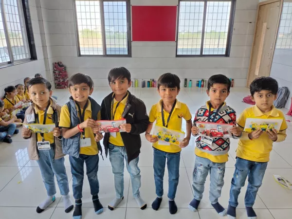 મોરબીમાં યુવા કારખાનેદારને પરિવારે સ્તકર્મો થકી આપી શ્રધ્ધાંજલી

શાળાના બાળકોને ભણવા માટે તમામ સ્ટેશનરીની કીટ અને પૌષ્ટિક આહાર ખવડાવ્યો