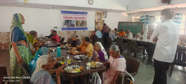 યુવાનો દ્વારા હનુમાન જયંતીની પ્રેરણાદાય ઉજવણી...