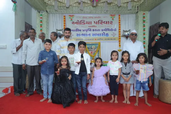 મોરબીના મહેન્દ્રનગરમાં ઓડિયા પરિવાર દ્વારા સેવાકીય પ્રવૃત્તિ કરતા કર્મવિરોનો સન્માન સમારોહ યોજ્યો