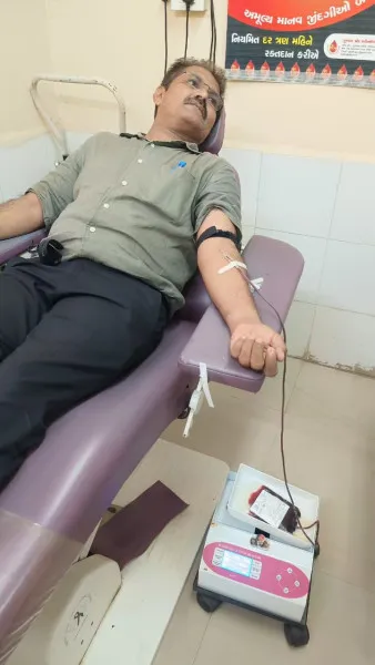 મોરબીમાં યંગ ઇન્ડિયા ગ્રૂપના સભ્યોએ રક્તદાન કરી વિશ્વ રક્તદાતા દિવસની ઉજવણી કરી
