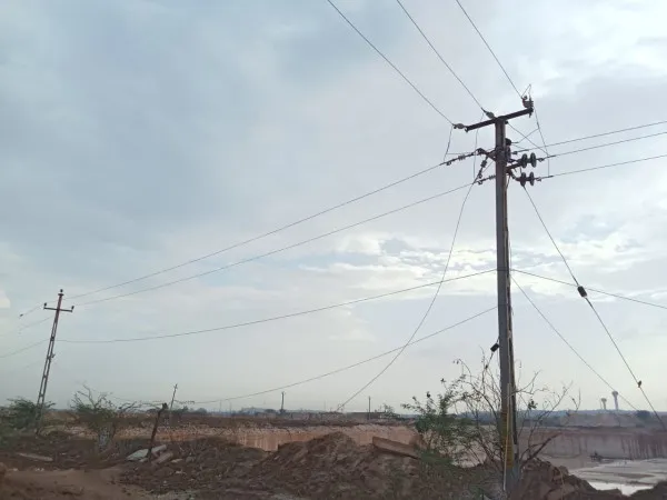 વાંકાનેરના આણદપર ગામે ખેતર -વાડી વિસ્તારોમાં દોઢ દિવસથી અંધારપટ્ટ