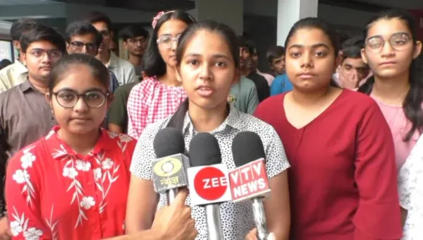 ખાનગી કોલેજ જેવો જ સરકારી કોલેજોમાં ફી વધારો કરી નાખતા હવે વાલીઓમાં આક્રોશ