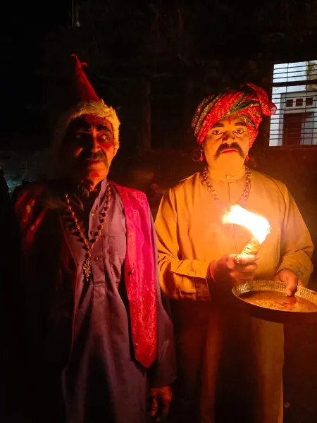 મોરબી જિલ્લાના નાના એવા રોહિશાળાના ભવાઈ કલાકારો ફિલ્મી પરદે ચમક્યા