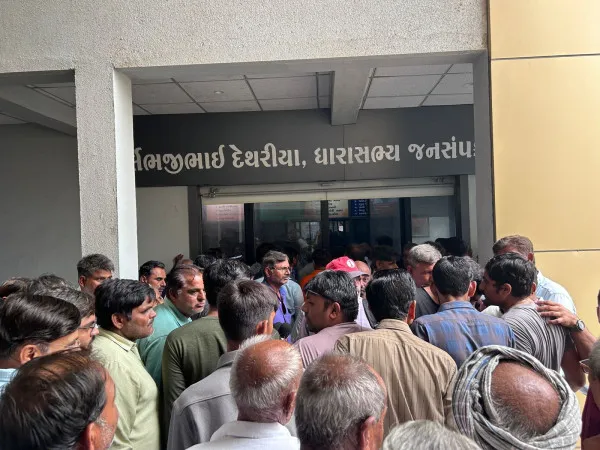 ટંકારાના ઓટાળા ગામનો ભાજપનો કાર્યકર યુવતીને ભગાડી ગયાની ધારાસભ્યને રજૂઆત