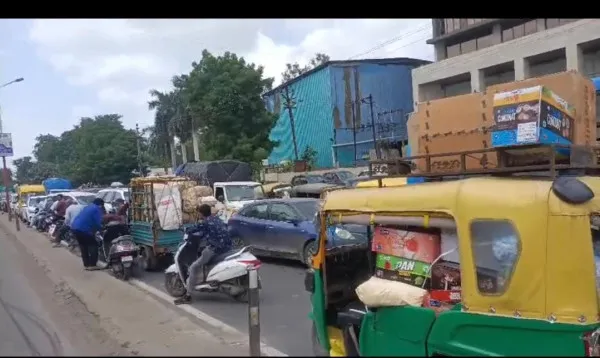 મોરબીમાં ગટર પ્રશ્ને તંત્રની નિભરતા દૂર ન થતા સ્થાનિકોનો ચક્કાજામ
