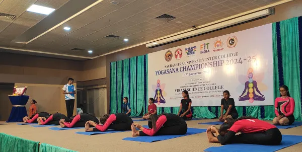 નવયુગ મહિલા સાયન્સ કોલેજની વિદ્યાર્થીનીઓ યોગાસન સ્પર્ધામાં નેશનલ કક્ષાએ પસંદગી પામી