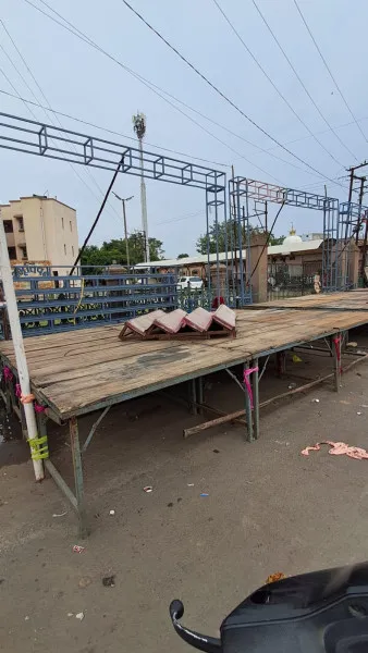 મોરબીમાં નવરાત્રી મહોત્સવની તૈયારીનો ધમધમાટ, ચોકે ચોકે સર્જયો સોળે શણગાર