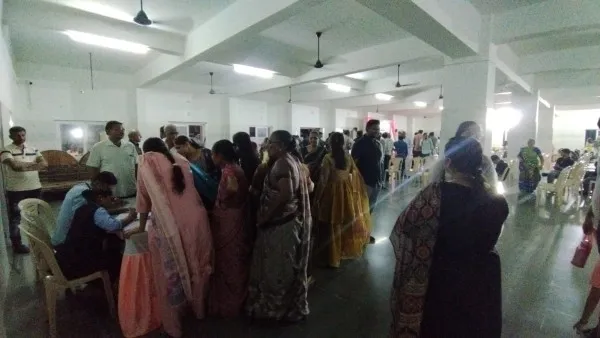 મોરબીના અમરેલી ગામે આયુષ હોસ્પિટલના સહયોગથી મેડિકલ કેમ્પ યોજાયો
