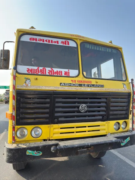 હળવદમાં ખાણ ખનીજ વિભાગની તવાઈ, ખનિજચોરો કરતા ત્રણ ડમ્પરો પકડયા