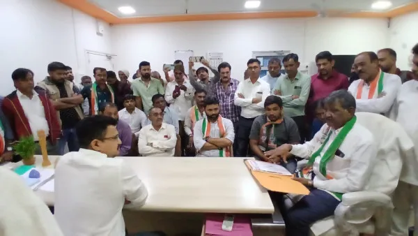 મોરબીમાં કોંગ્રેસ દ્વારા પાલિકામાં સદબુદ્ધિ હવન તંત્રની આંખ ખોલવાનો પ્રયાસ. 
