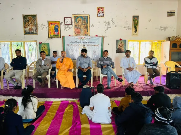 મોરબીના લજાઈ ગામે ઇસ્કોન ભક્તો દ્વારા ગીતા જયંતી ઉજવાય.
