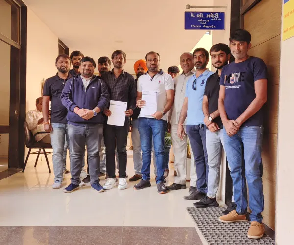 આપ પાર્ટીએ જંત્રી, સ્ટેમ્પ ડયુટી અને ટેક્સના વધારાના વિરોધમાં આવેદનપત્ર આપ્યું
