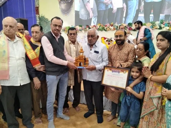 જલારામ  મંદિરે શ્રીમદ્ ભાગવત કથામાં પોથી યજમાનોનું અદકેરૂ સન્માન
