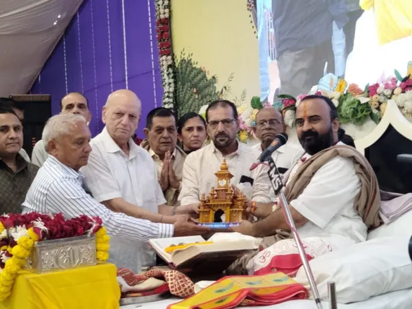 જલારામ  મંદિરે શ્રીમદ્ ભાગવત કથામાં પોથી યજમાનોનું અદકેરૂ સન્માન
