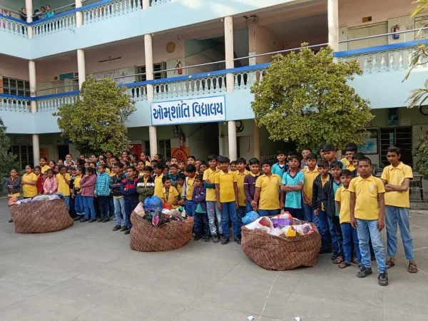 નાના બાળકોએ પક્ષીઓના જીવ બચાવવા દોરાની 160 કિલો ઘુંચ એકત્ર કરી