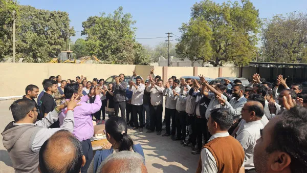 PGVCL સ્ટાફ સાથે આયુષ હોસ્પિટલની Health Talk - CPR અને  Hand Hygiene તાલીમ આપવામાં આવી.
