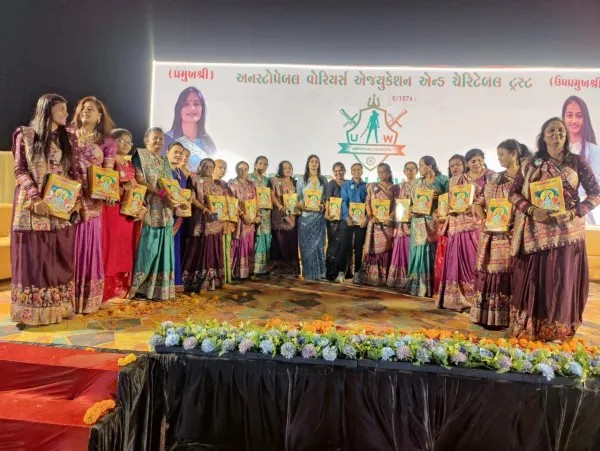 મોરબીના અન્સ્ટોપેબલ વોરિયર્સ દ્વારા સર્વ જ્ઞાતિય સમૂહ લગ્ન યોજાયા
