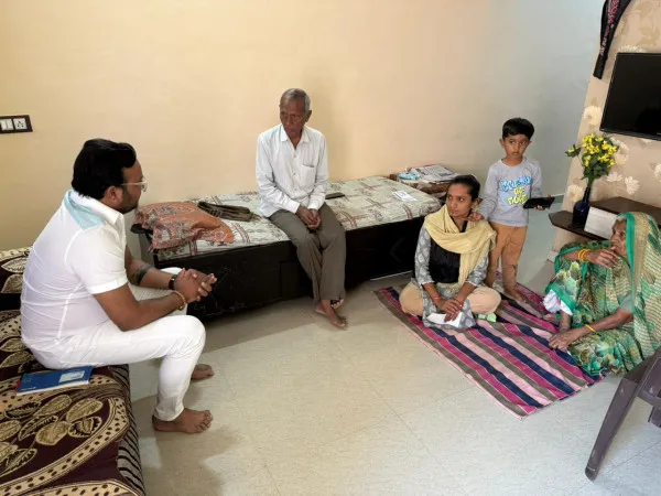 જોધપર ઝાલા ગામનાં શહીદ આર્મી જવાનના પરિવારને રૂ. 1 લાખની સહાય અર્પણ
