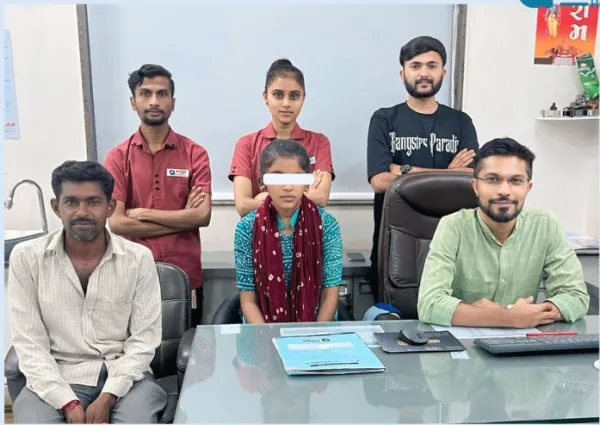 પ્લાસ્ટીક સર્જરી હેઠળ જન્મજાત ત્રાંસી ગરદનની બીમારીનો ઈલાજ કરી તરુણીની ગરદનને સીધી કરતી આયુષ હોસ્પિટલ
