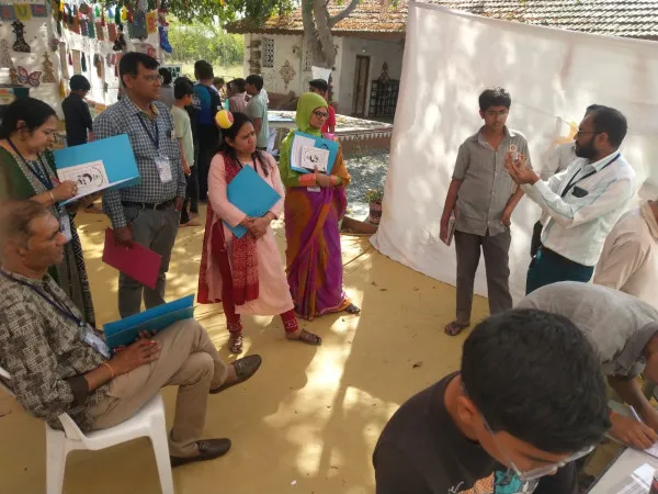 ઇનોવેટિવ પ્રવૃત્તિઓ થકી શૈક્ષણિક કાર્ય કરાવતા શિક્ષકને પ્રોત્સાહન