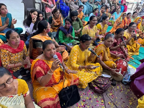 મોરબી જલારામ ધામ મહિલા મંડળ દ્વારા  હોળીના રસીયા યોજાયા