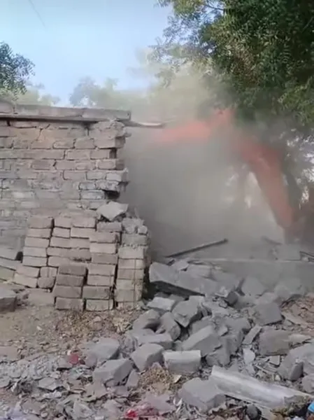 મોરબીના રીલીફનગરમાં રસ્તાની વચ્ચે ખડકાયેલા ગયેલા દબાણો હટાવાયા
