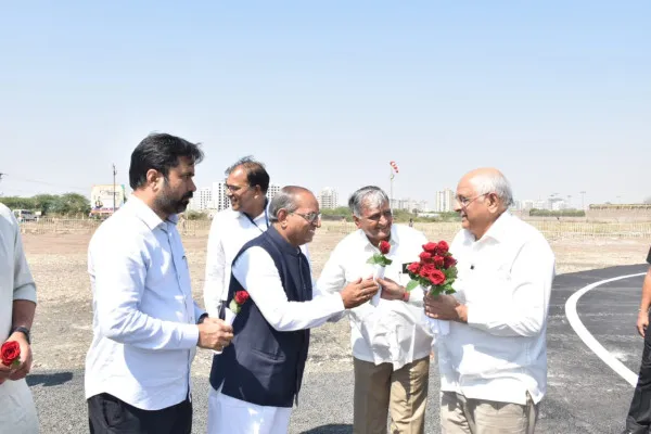 મોરબીની ભૂમિ પર મુખ્યમંત્રી ભૂપેન્દ્ર પટેલનું મહાનુભાવો દ્વારા ઉષ્માભર્યું સ્વાગત
