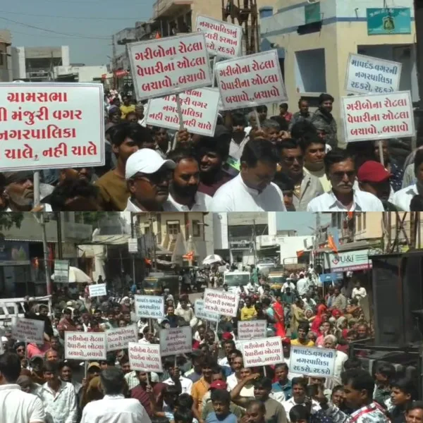 ટંકારામાં રેલી કાઢી લોકોએ નગરપાલિકા રદ કરવાની ઉગ્ર રજુઆત કરી
