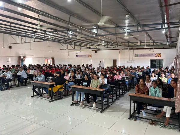 વિદ્યાર્થીઓને છુપાયેલી પ્રતિભાને ઓળખીને કેરિયર બનાવવી જોઈએ : ડો. શૈલેષ સગપરિયા
